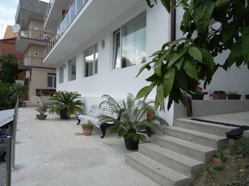 Гостиница Tatyana Guest House Лоо-8